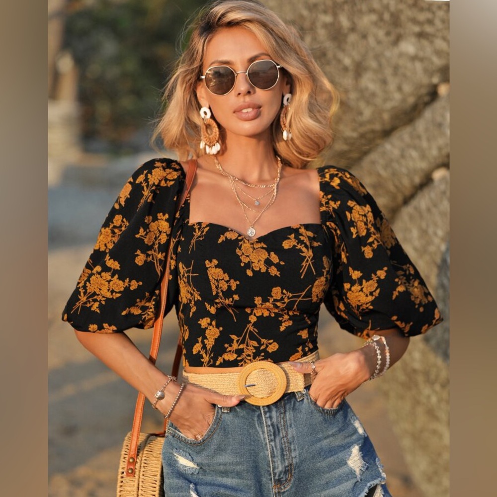 Balloon Sleeve Cropped Top